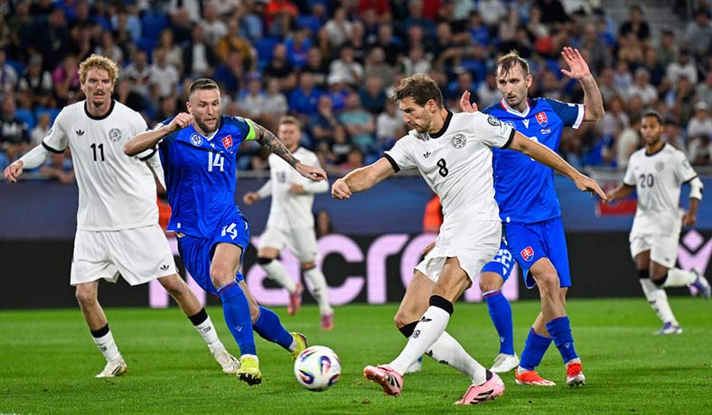 Leon Goretzka de Alemania en partido ante Eslovaquia