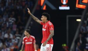 Mejores picks de Aston Villa vs Nottingham y más semifinales de competiciones europeas