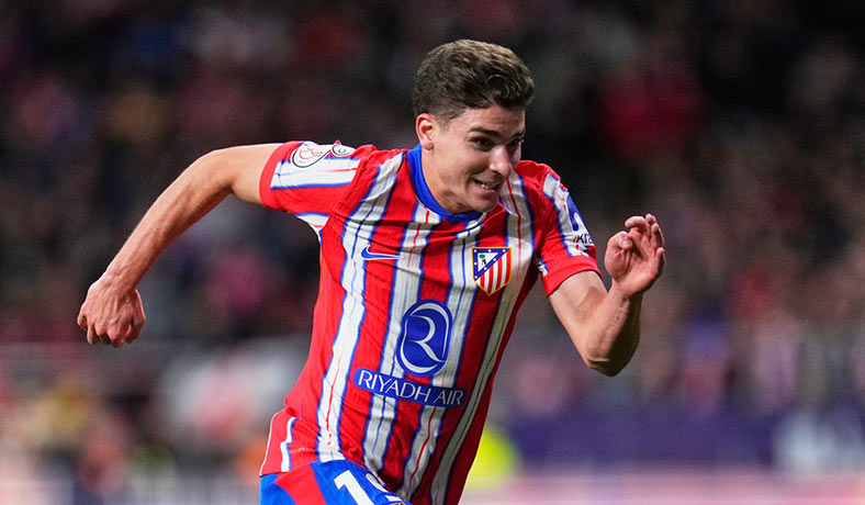 Julian Alvarez del Atletico de Madrid en partido de Supercopa