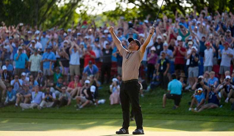Xander Schauffele celebrando su victoria en el PGA Championship