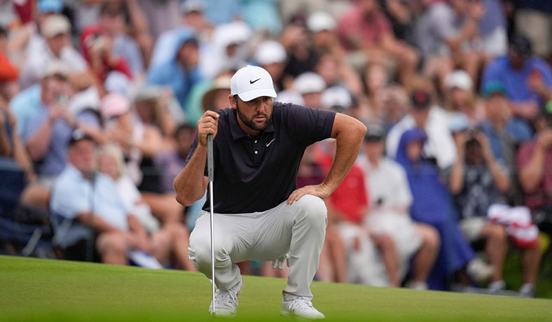 Scottie Scheffler en el hoyo 18 del Tour Championship