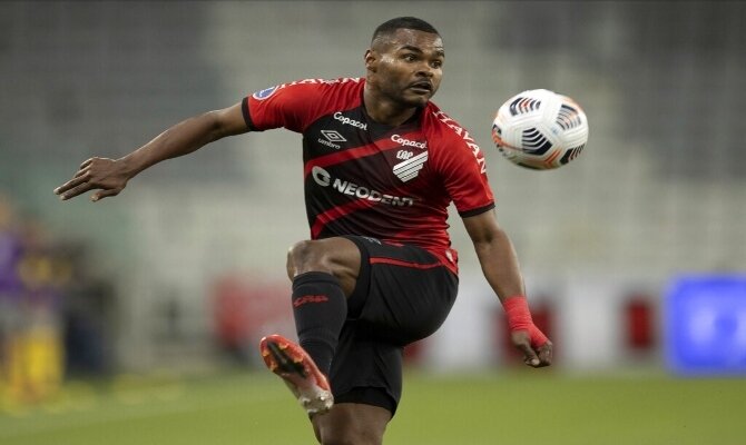 Nikao quiere repetir lo realizado ante Peñarol en este Athletico Paranaense Vs Bragantiño