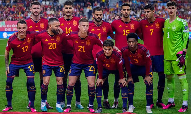 El equipo de la Seleccion Española que jugo el ultimo partido por Eliminatorias de la Euro