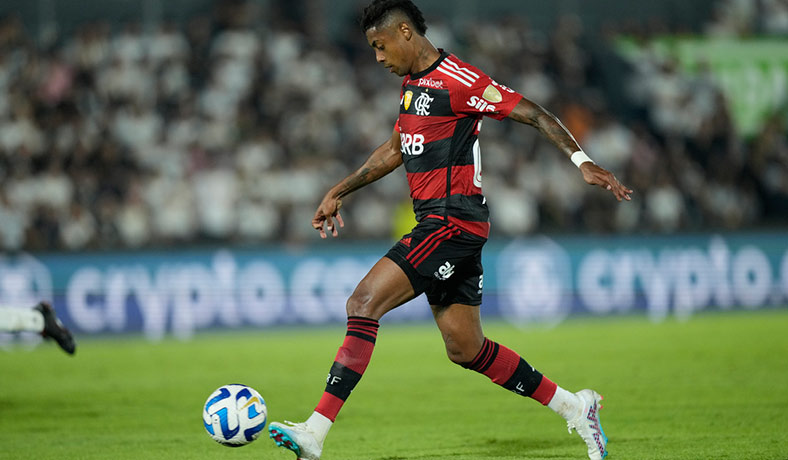 Bruno Henrique de Flamengo en partido de Libertadores