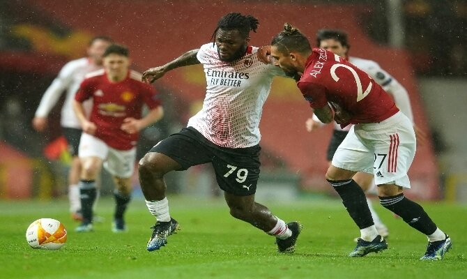 Kessie quiere comerse, nuevamente, la cancha en este Milán vs Manchester United del que repasamos las mejores cuotas