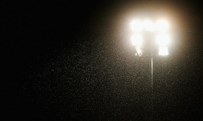 Imagen de un estadio con focos encendidos. Cuotas y pronósticos Universidad Católica Vs Curicó