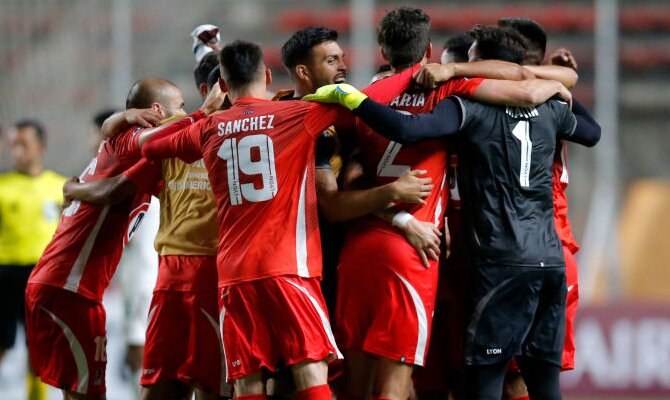 La primera división Chilena está a la espera